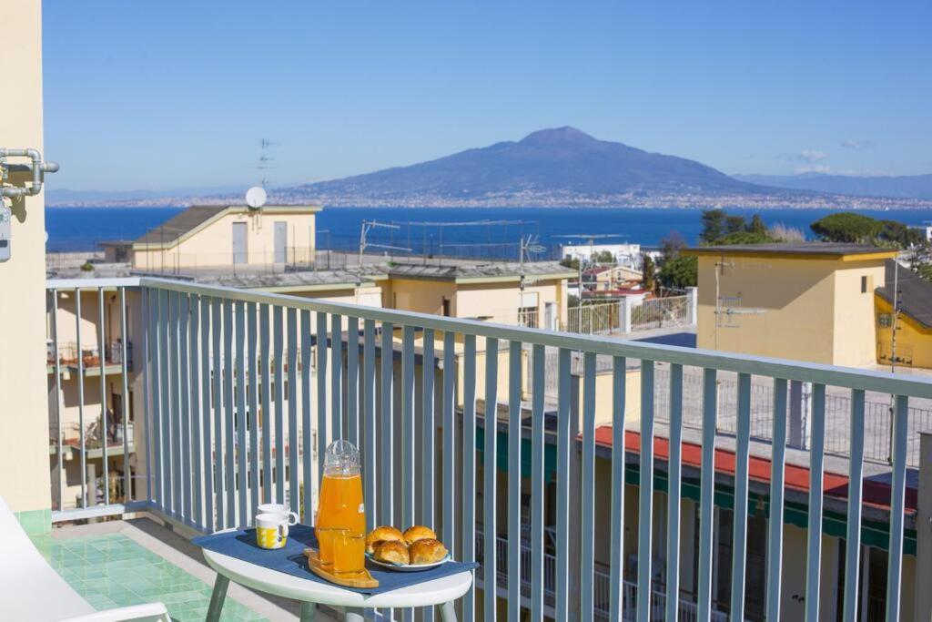 Apartament Super Attico Vista Mare Con Piscina Półwysep Sorrentyński Zewnętrze zdjęcie