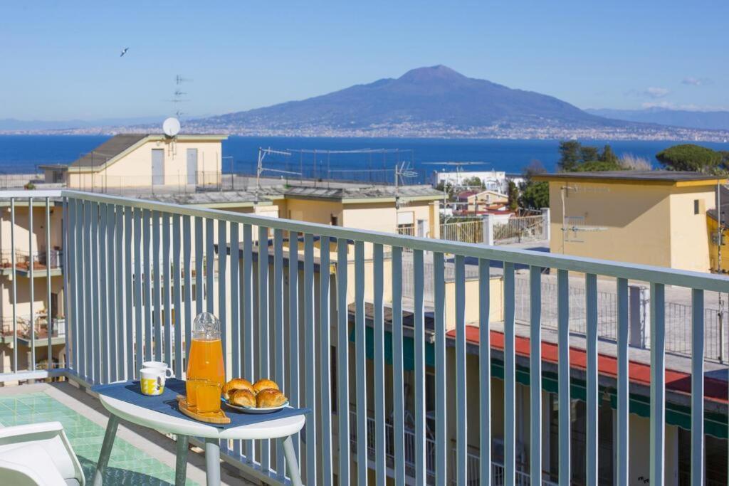 Apartament Super Attico Vista Mare Con Piscina Półwysep Sorrentyński Zewnętrze zdjęcie